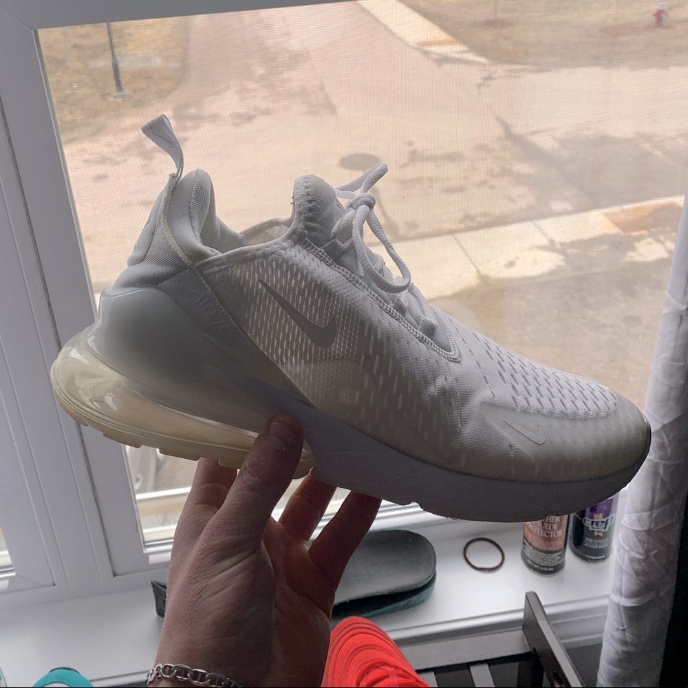 AIR MAX 270